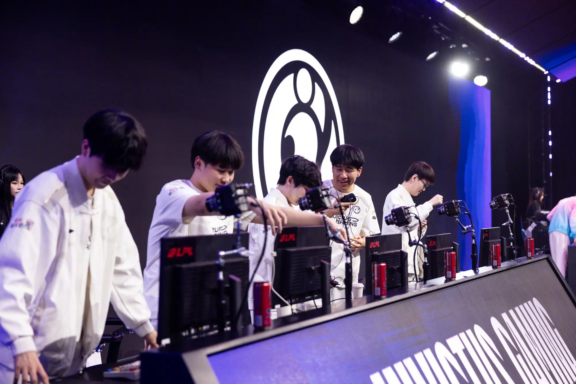 实力上吧, 否有冒泡赛, 区博弈 实力上吧, 否有冒泡赛, 区博弈